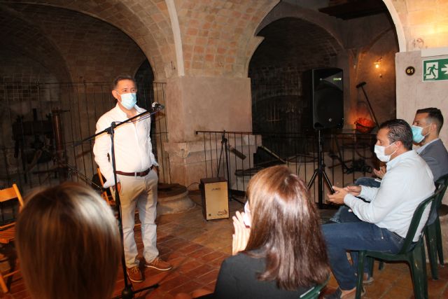 El Museo del Vino de Bullas acoge la exposición de Juan Llorente 'Un racimo de perlas' - 1, Foto 1