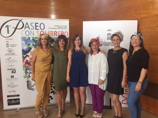 El primer Paseo con Sombrero recorre las calles de Murcia desde Belluga a la Circular - 2, Foto 2