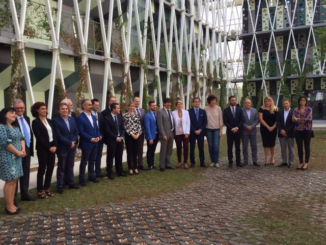 El Ayuntamiento de Molina de Segura y la Comunidad Autónoma de la Región de Murcia firman un convenio para apoyar a los jóvenes emprendedores a través del Programa de Microcréditos del INJUVE - 1, Foto 1