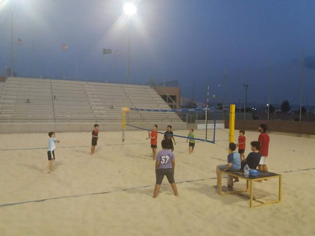 Más de 100 participantes compiten en los Torneos Locales de Voleibol y Voley-Playa - 1, Foto 1