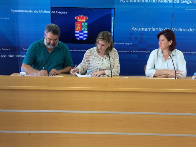 El Ayuntamiento de Molina de Segura firma un convenio con la Asociación de Personas Jubiladas y Pensionistas - Intersindical para la realización de unas jornadas educativas - 2, Foto 2