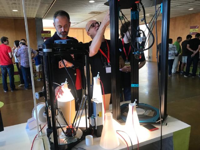 Unas 2.000 personas asisten a la Feria Makers Región de Murcia que ha duplicado su espacio de exposición y el número de proyectos - 1, Foto 1