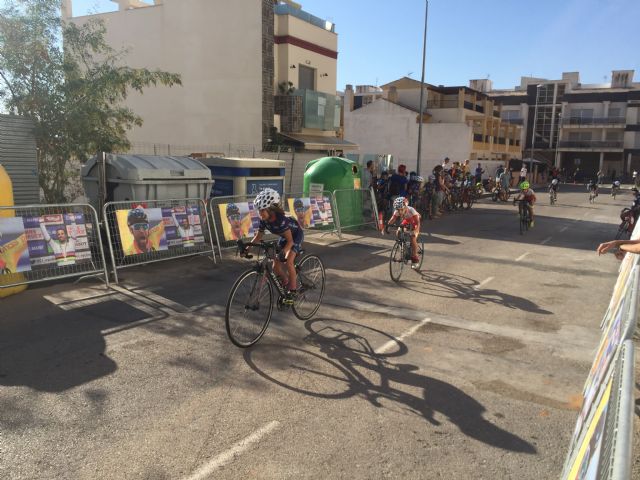 El Trofeo Interescuelas de Ciclismo reúne a 93 promesas regionales en el circuito del Colegio Ana Caicedo - 1, Foto 1