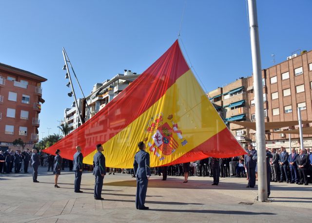Alcantarilla se viste de rojo y gualda para el día de la fiesta Nacional - 2, Foto 2