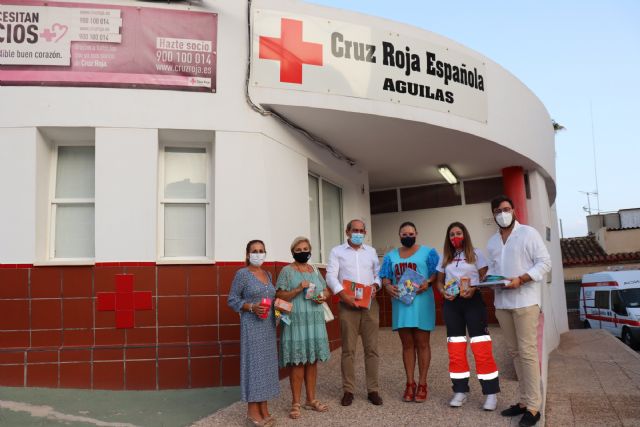 El Partido Popular participa en la campaña de recogida de material escolar organizada por Cruz Roja Águilas - 2, Foto 2