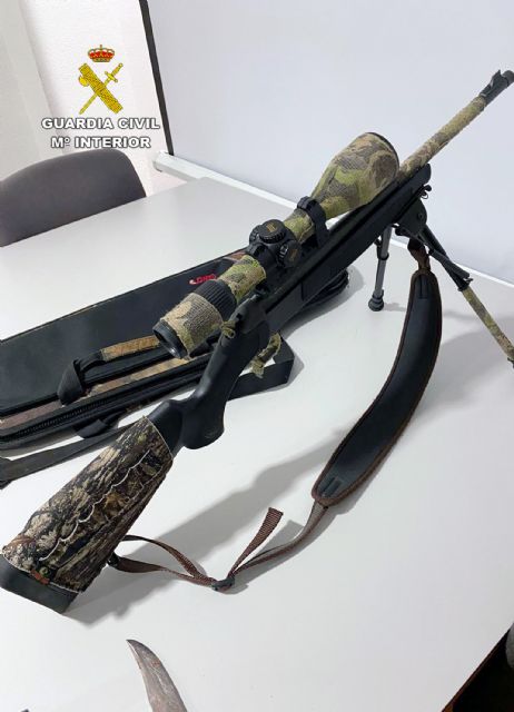 La Guardia Civil sorprende a dos cazadores presuntamente relacionados con la caza furtiva de un venado - 5, Foto 5