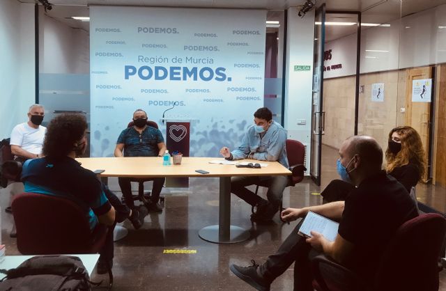 Podemos denuncia que la Consejería de Fomento y el Ayuntamiento de Murcia han abandonado a su suerte a los usuarios del transporte público - 1, Foto 1