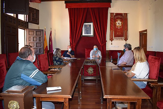 Ayuntamiento y floristas coordinan medidas ante la llegada del Día de los Santos - 1, Foto 1