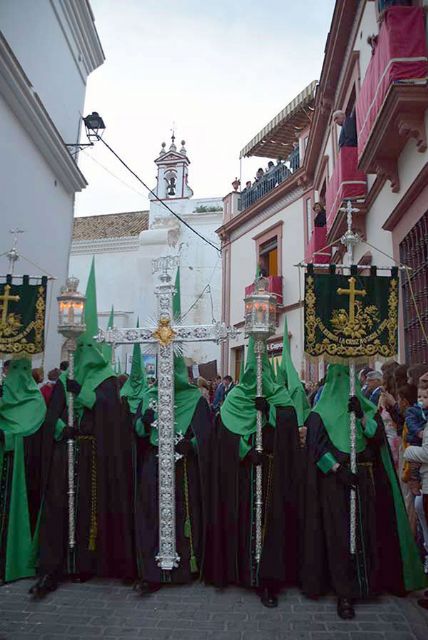 La Hermandad de la Vera-cruz de Alcalá del Río, restaura toda las Insignia procesional - 3, Foto 3