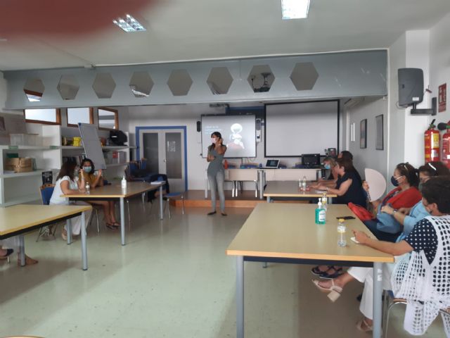 Lenguaje no verbal: ¿qué dice tu cuerpo a los clientes cuando les hablas? - 1, Foto 1