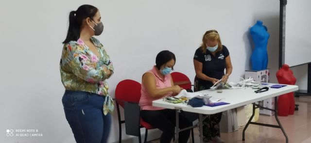 La Concejalía de Servicios Sociales y Proyecto Abraham ponen en marcha el curso “Camina entre Telas” para la mejora de la empleabilidad - 4, Foto 4