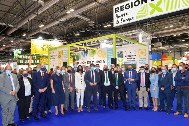 López Miras defiende el valor estratégico del sector hortofrutícola regional, que exportó 1.872 millones de euros en el primer semestre - 1, Foto 1
