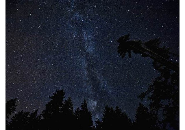 Es idóneo buscar sitios alejados de la ciudad y sin contaminación lumínica., Foto 1