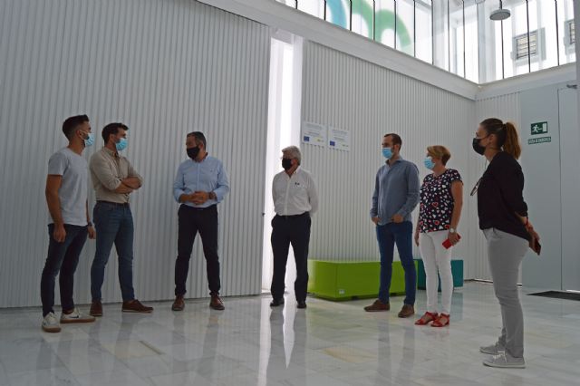 El alcalde López Manzanera visita la empresa local de prefabricados de hormigón Montalbán y Rodríguez - 4, Foto 4