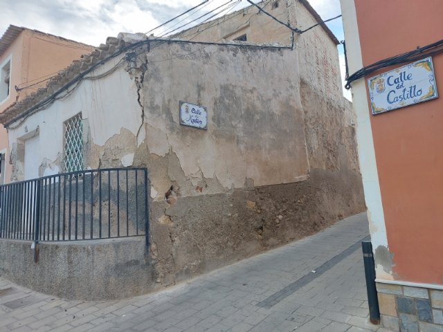 Adjudican la redacción del proyecto de demolición del inmueble situado en calle Castillo, esquina con la calle Montero, Foto 1
