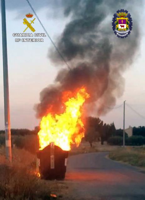 Detienen al sospechoso de quemar más de una docena de contenedores urbanos y causar daños en 35 vehículos - 2, Foto 2