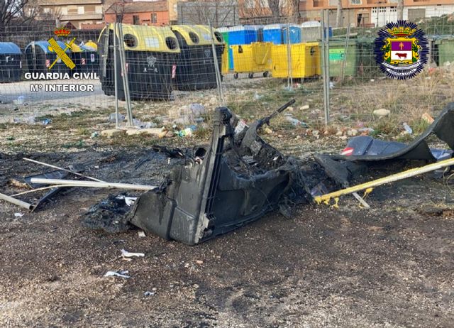 Detienen al sospechoso de quemar más de una docena de contenedores urbanos y causar daños en 35 vehículos - 4, Foto 4