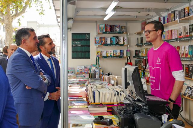 Comienza la Feria del Libro de Murcia 2022, en la que se podrá disfrutar de las obras de más de 300 autores - 2, Foto 2