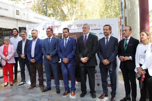 Inaugurada la Feria del Libro de Murcia más participativa - 2, Foto 2