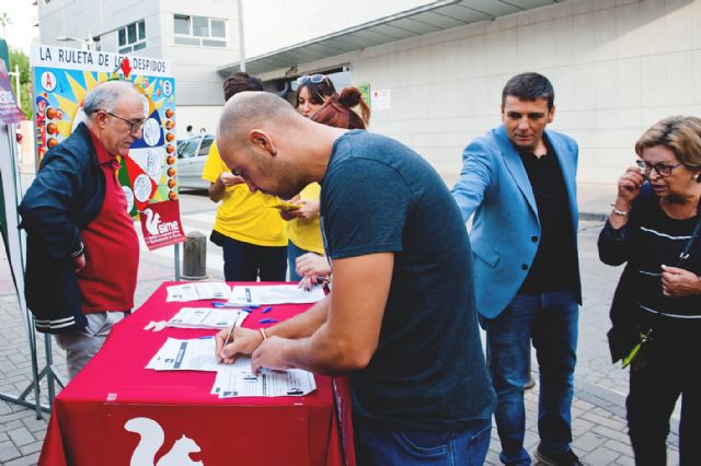 El SIME informa a los ciudadanos y recoge firmas para reabrir la negociación con el Ayuntamiento - 2, Foto 2