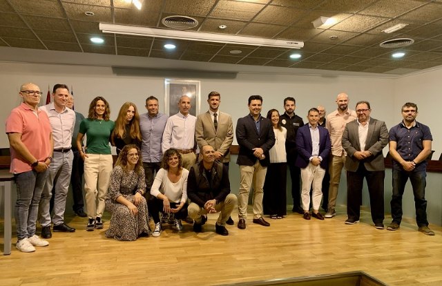 Tres Subinspectores de Policía Local y trece monitores deportivos consolidan sus puestos en el Ayuntamiento de San Javier - 1, Foto 1