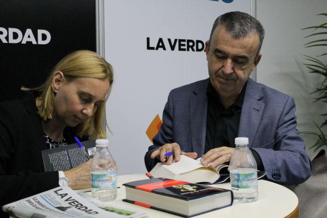 Lorenzo Silva y Noemí Trujillo, pregonan la Feria del Libro de Murcia - 3, Foto 3
