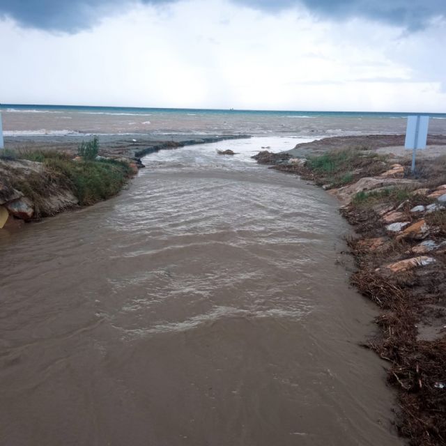 La AAVV de El Mojón reclama medidas urgentes ante las inundaciones y anuncia una concentración ant la CHS - 3, Foto 3