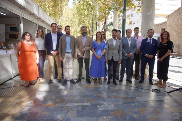 Inaugurada la Feria del libro de Murcia importante de su historia - 1, Foto 1