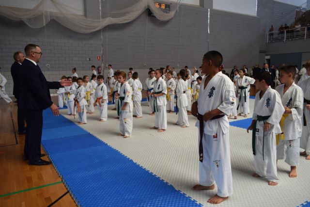 Penúltima semana de los JDG: Travesía Nocturna de Montaña, natación regional, esgrima, kárate, tiro con arco y fútbol sala - 1, Foto 1