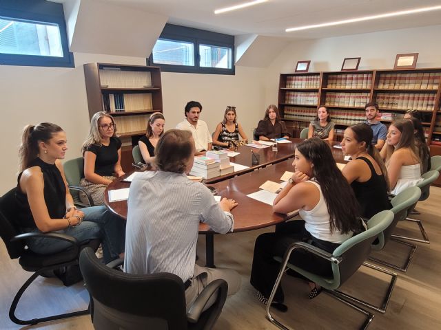 Arranca un nuevo curso de preparación para las oposiciones a notario en la Academia de Murcia - 1, Foto 1