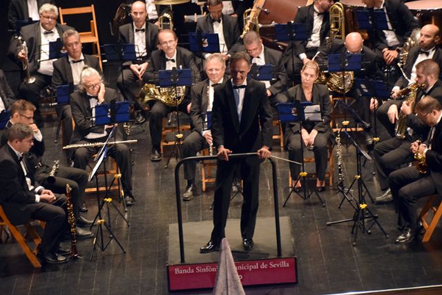 El maestro José Albero, exdirector de la Banda Municipal de Sevilla, recibe un emotivo reconocimiento - 5, Foto 5