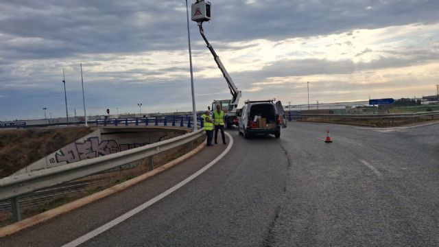 Infraestructuras refuerza la seguridad vial en la glorieta de El Mirador en San Javier con la mejora de la iluminación - 3, Foto 3