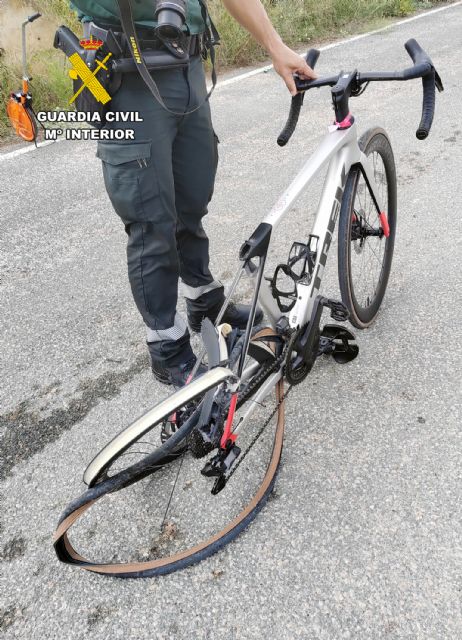 La Guardia Civil detiene al conductor que atropelló a cinco ciclistas en la pedanía murciana de Cañada de San Pedro - 4, Foto 4