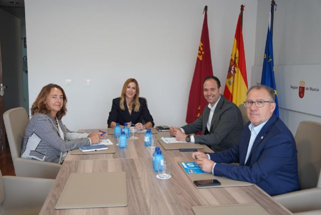 La consejera de Hacienda se compromete con FSES a avanzar en la Carrera Profesional - 2, Foto 2