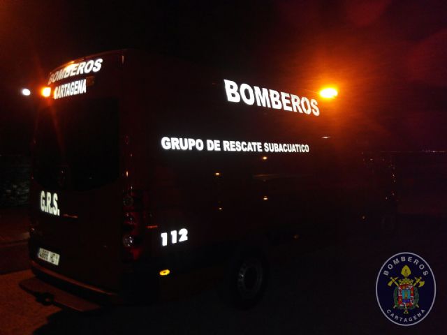 Rescatada una windsurfista cerca de isla Perdiguera - 1, Foto 1