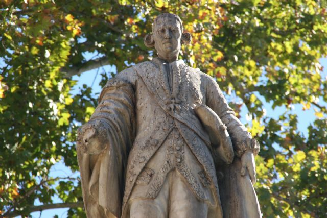 HUERMUR denuncia que la estatua centenaria del Conde de Floridablanca se ha quedado manca - 4, Foto 4