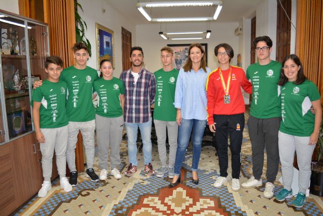 Marina Cáceres celebra su título de subcampeona del mundo de kárate - 1, Foto 1