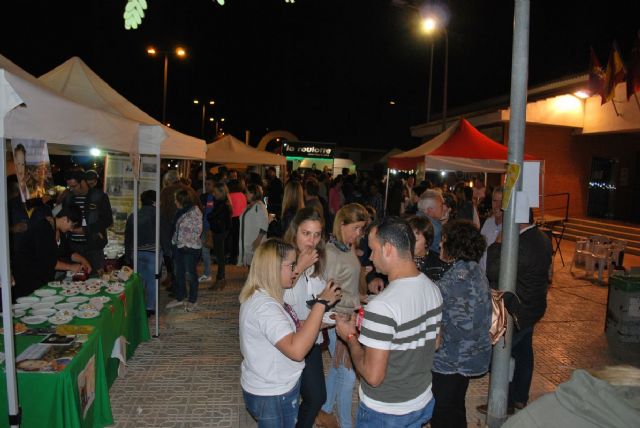 Mas de 1.500 personas visitan La Aljorra con motivo de la I Feria de Queso y Cerveza Artesanal - 1, Foto 1