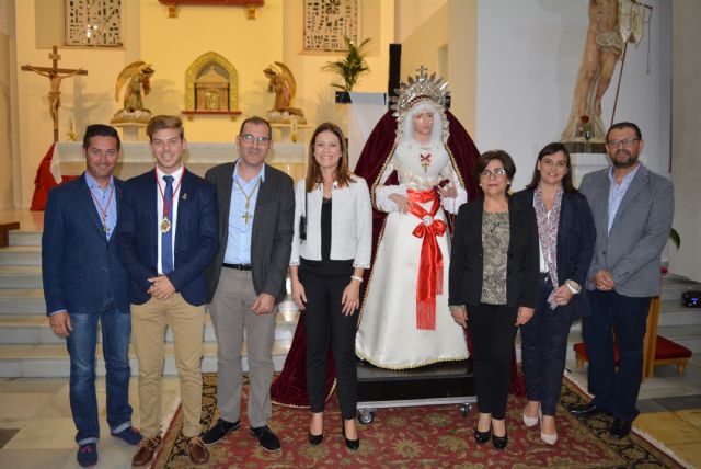 Numerosos aguileños se dan cita en el besamanos a la Amargura - 1, Foto 1