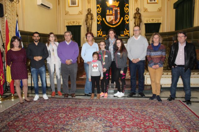 Eva Pérez, recibida en el salón de plenos por la alcaldesa y parte de la corporación - 3, Foto 3