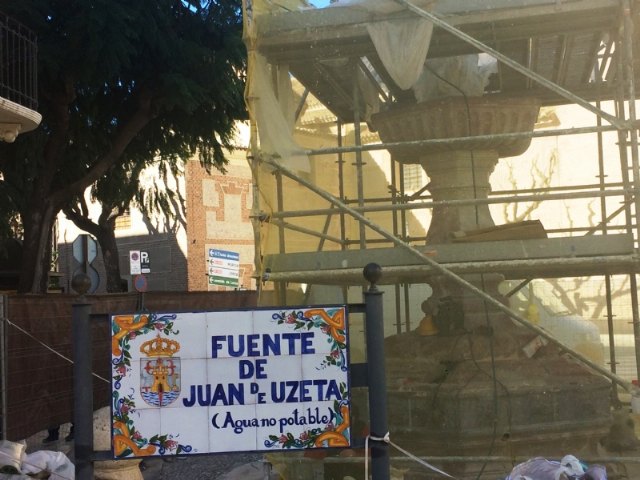 La concejala de Patrimonio Histórico propone que la “Fuente Juan de Uzeta” pase a denominarse “Fuente de la Plaza”