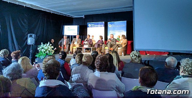 Un numeroso grupo de Amas de Casa de Totana asistieron al Foro Interalimentario SEPOR 2018, Foto 3