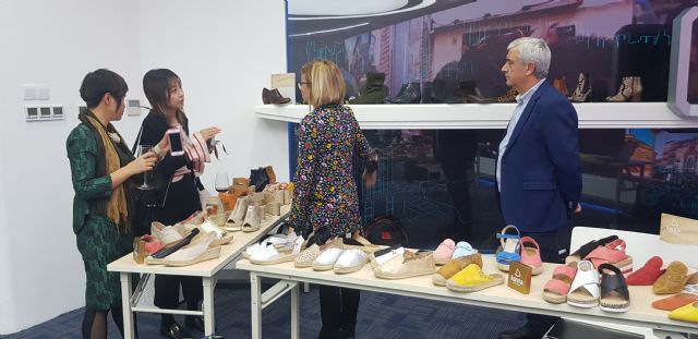 El Gobierno regional y las empresas de calzado unen fuerzas para conquistar el mercado chino - 1, Foto 1