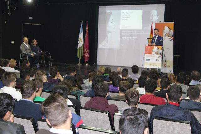 El IES Dos Mares celebra la Semana Europea de la Formación Profesional con talleres, charlas y mesas redondas - 1, Foto 1