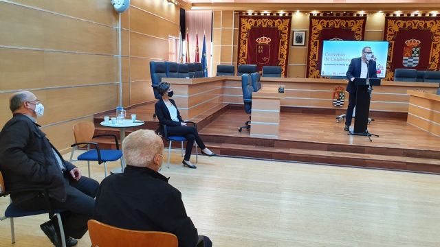 El Ayuntamiento de Molina de Segura y Cáritas firman un convenio para atender a personas en situación de vulnerabilidad en 2020 - 3, Foto 3