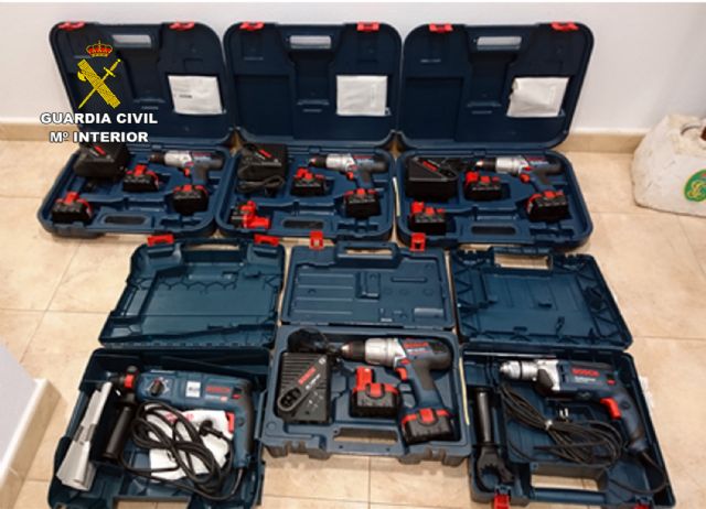 La Guardia Civil esclarece un robo mediante butrón en una empresa de Cartagena - 2, Foto 2