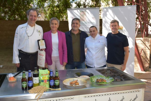 Firo Vázquez, chef y gerente del restaurante El Olivar, participó en las terceras Jornadas Gastronómicas del Arroz de Calasparra - 1, Foto 1