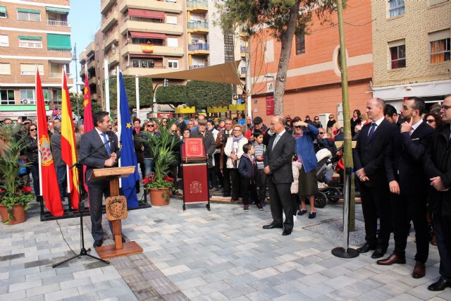 Abre a los vecinos de Alcantarilla, la plaza de la Constitución, conmemorando así también el Día de la Constitución en nuestro municipio - 1, Foto 1