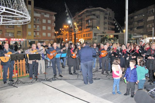 Desde ayer tarde Alcantarilla ya luce su alumbrado navideño y se presentó la programación de Navidad Cultural - 2, Foto 2