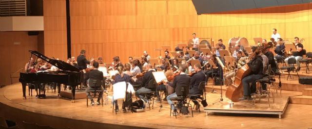 La Sinfónica de la Región y los ganadores del concurso internacional de piano 'Clamo Music' ofrecen el sábado su Concierto de Navidad - 1, Foto 1